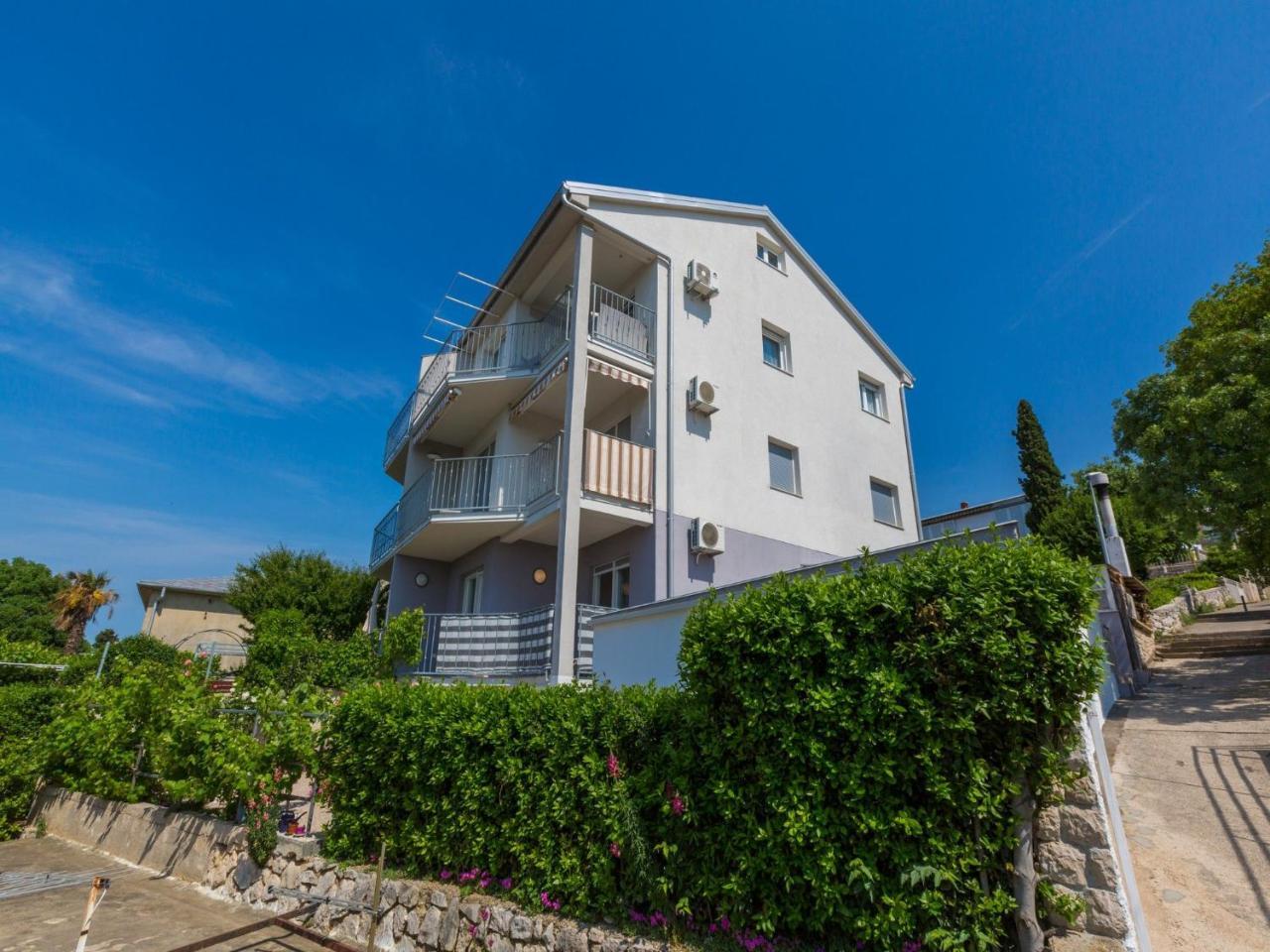Apartments Lavarin Novi Vinodolski Exterior foto