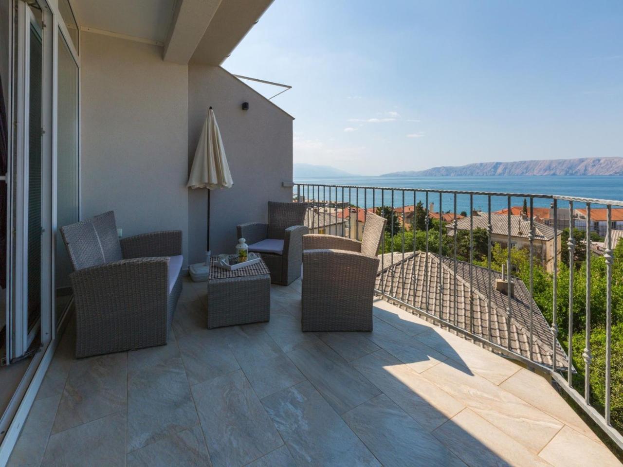Apartments Lavarin Novi Vinodolski Exterior foto