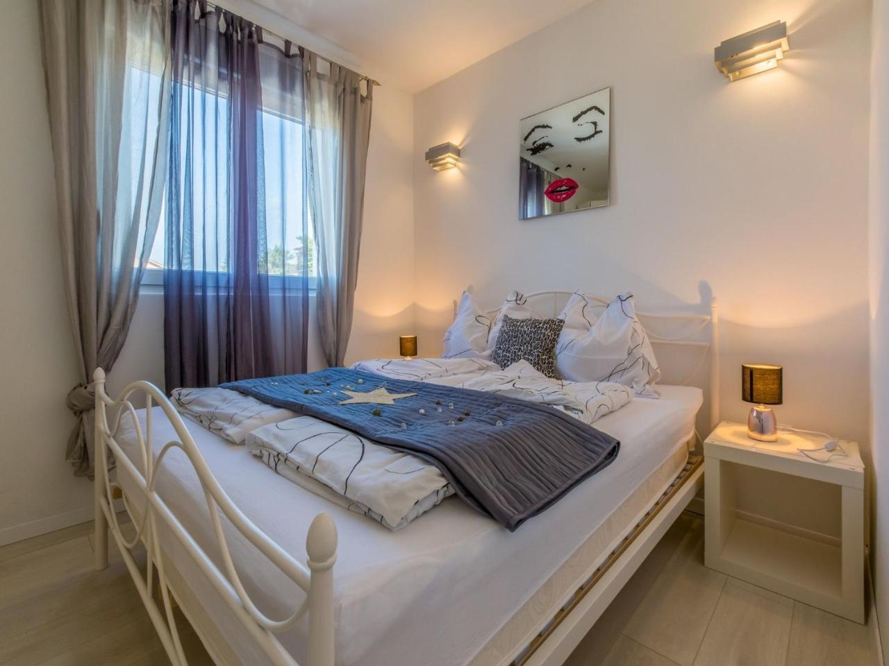 Apartments Lavarin Novi Vinodolski Exterior foto
