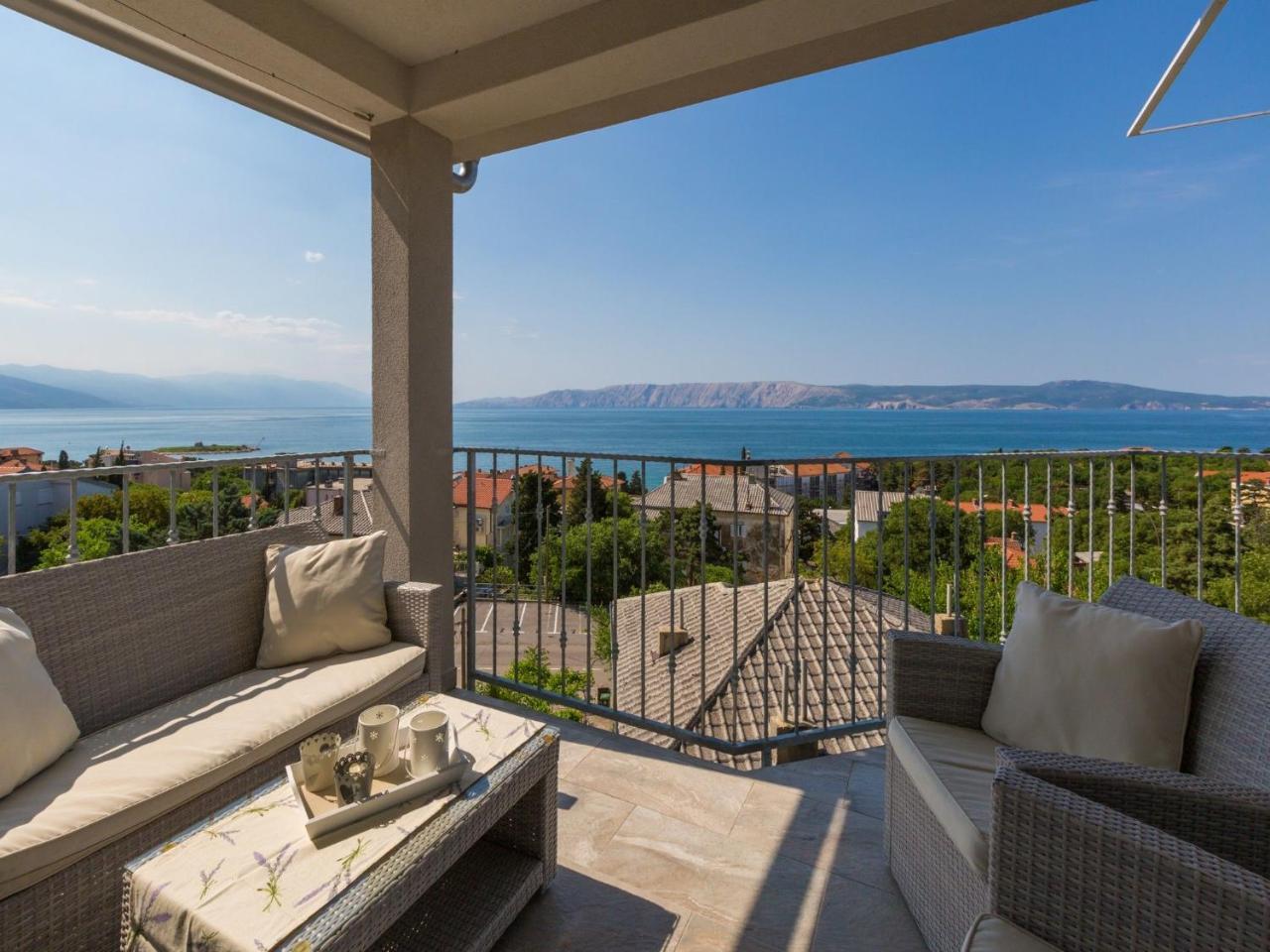 Apartments Lavarin Novi Vinodolski Exterior foto